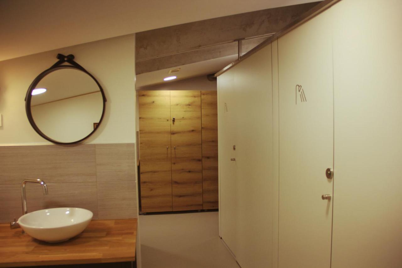 Garage Hostel 新戈里察 外观 照片