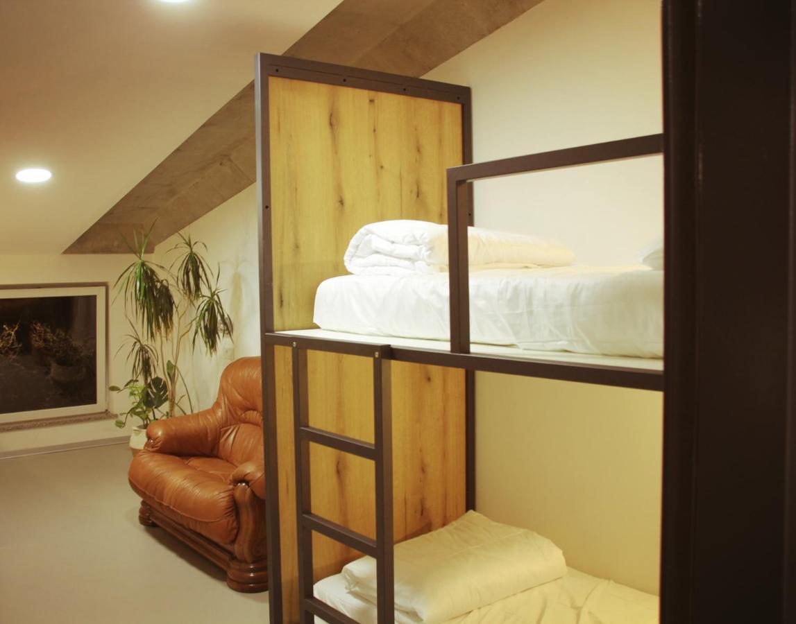 Garage Hostel 新戈里察 外观 照片