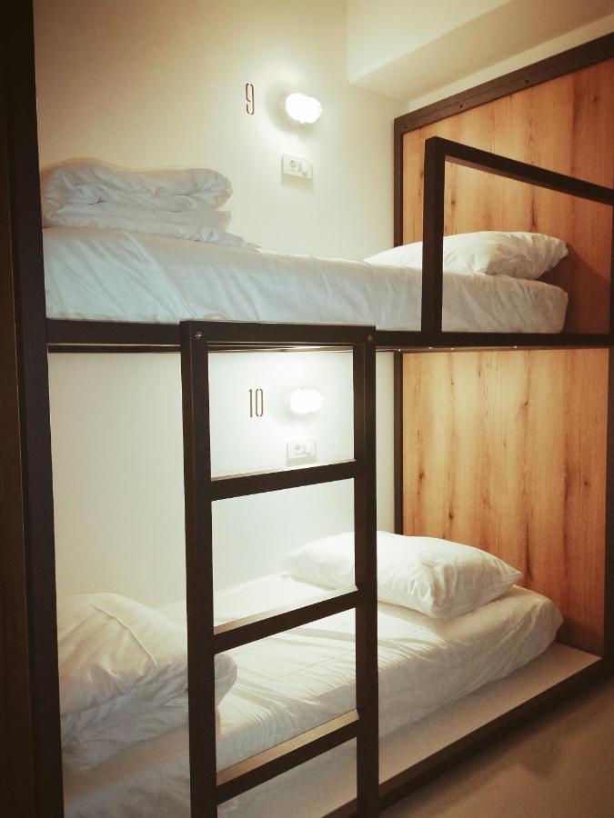Garage Hostel 新戈里察 外观 照片