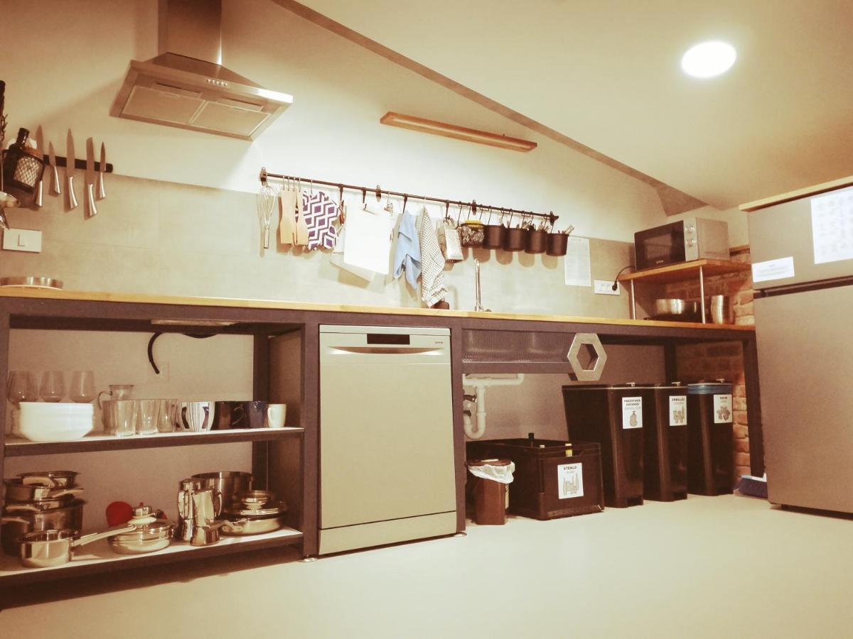 Garage Hostel 新戈里察 外观 照片