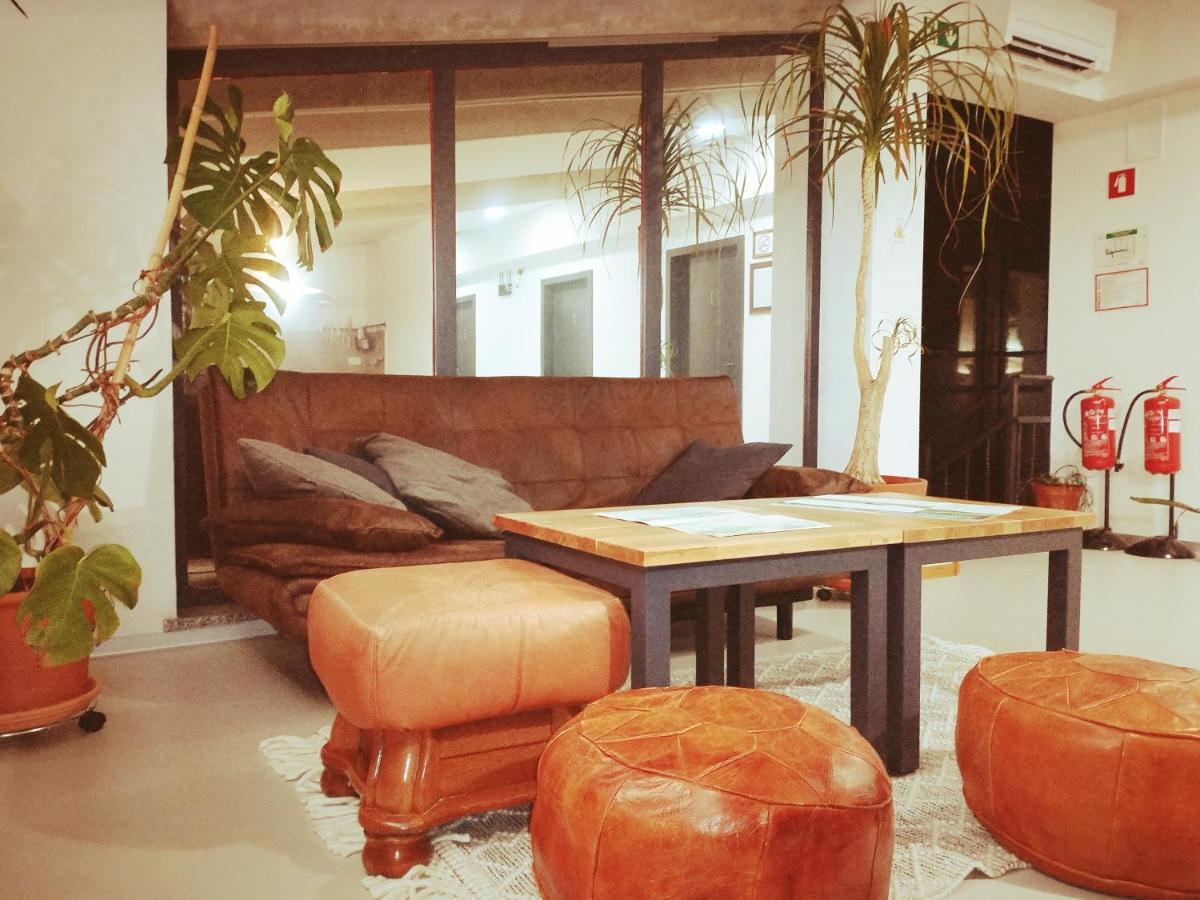 Garage Hostel 新戈里察 外观 照片