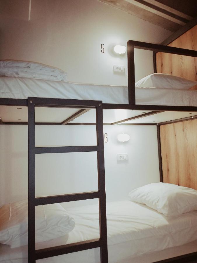 Garage Hostel 新戈里察 外观 照片