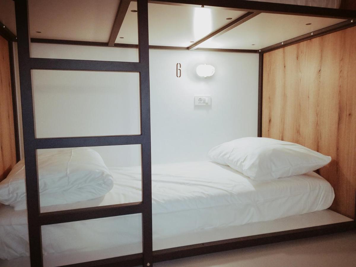 Garage Hostel 新戈里察 外观 照片