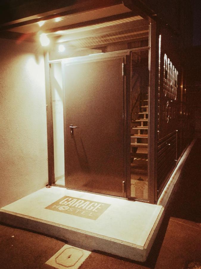 Garage Hostel 新戈里察 外观 照片